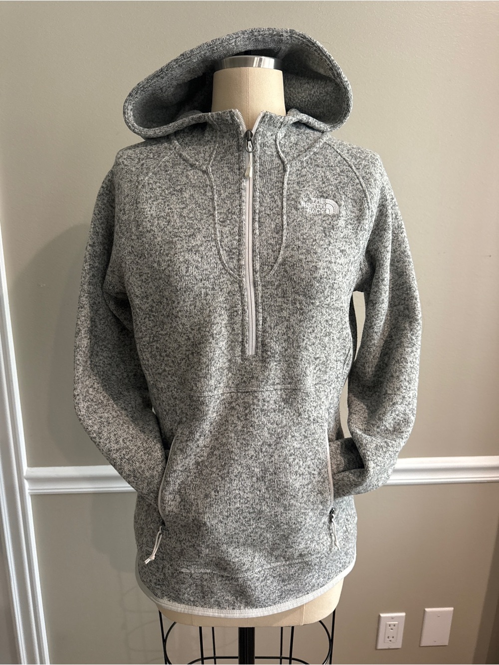 The North Face Men's Heather Gray Zip-Up Hooded Fleece